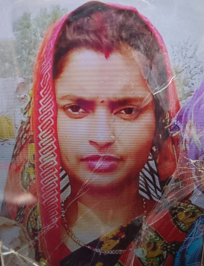 The injured wife also died on the third day after her husband's death in the accident.