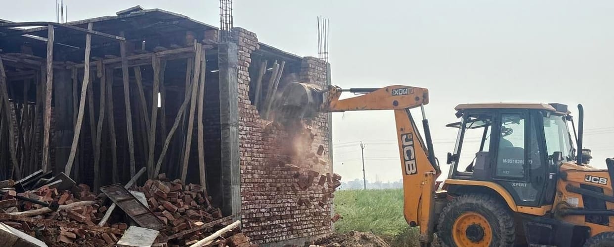 The Town Planner Department removed illegal construction on Bhiwani-Kont Road.