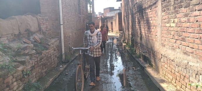 Dirty water filled the streets, making it difficult for people to move out.