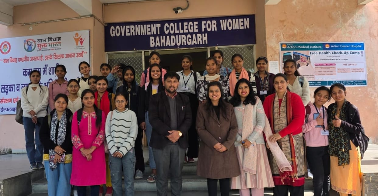 Information on financial literacy and income-expenditure management was given to the girl students.