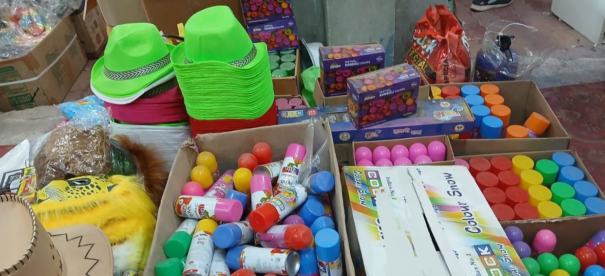 The joy of colors, the worship of restraint...the beautiful combination of Holi and Ramadan
