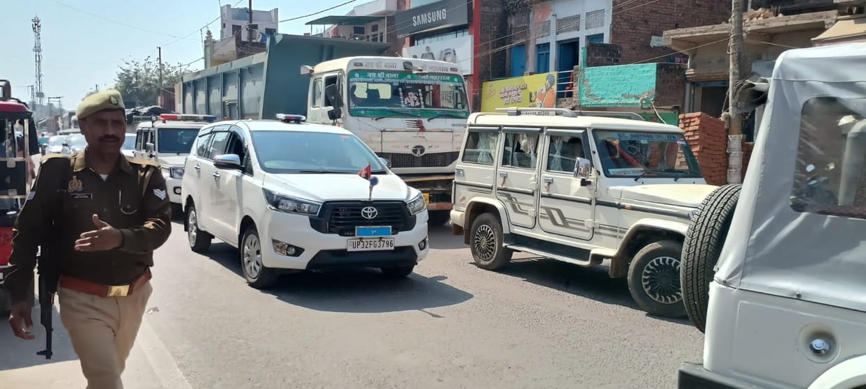 The highway was jammed, with the DIG and ambulances and buses also stranded.