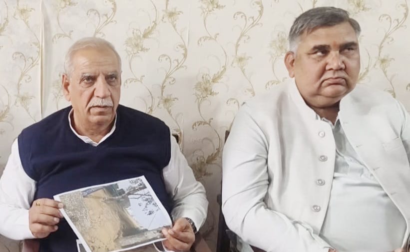 Land mafia has cut a commercial site by making a road on government land: Ashok Arora