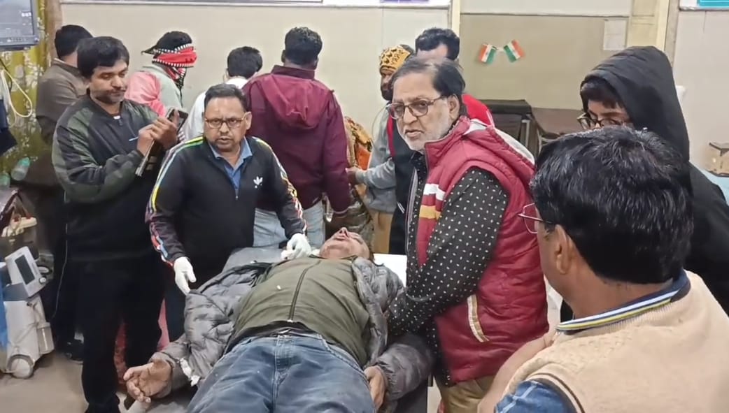 Damoh News: Lakhs of rupees looted from a businessman at gunpoint on the Kumairia-Parsoria road
