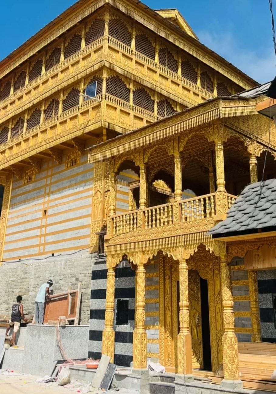 A grand five-storey temple was built in Lalsa, one of the four places where Parashurama stayed