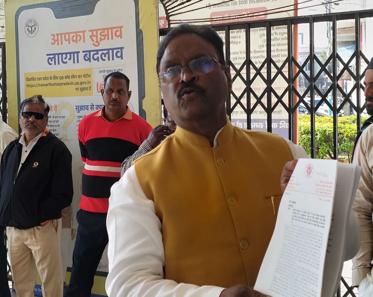 Subhaspa MLA reached the Municipal Corporation to present his side in the land grabbing case.