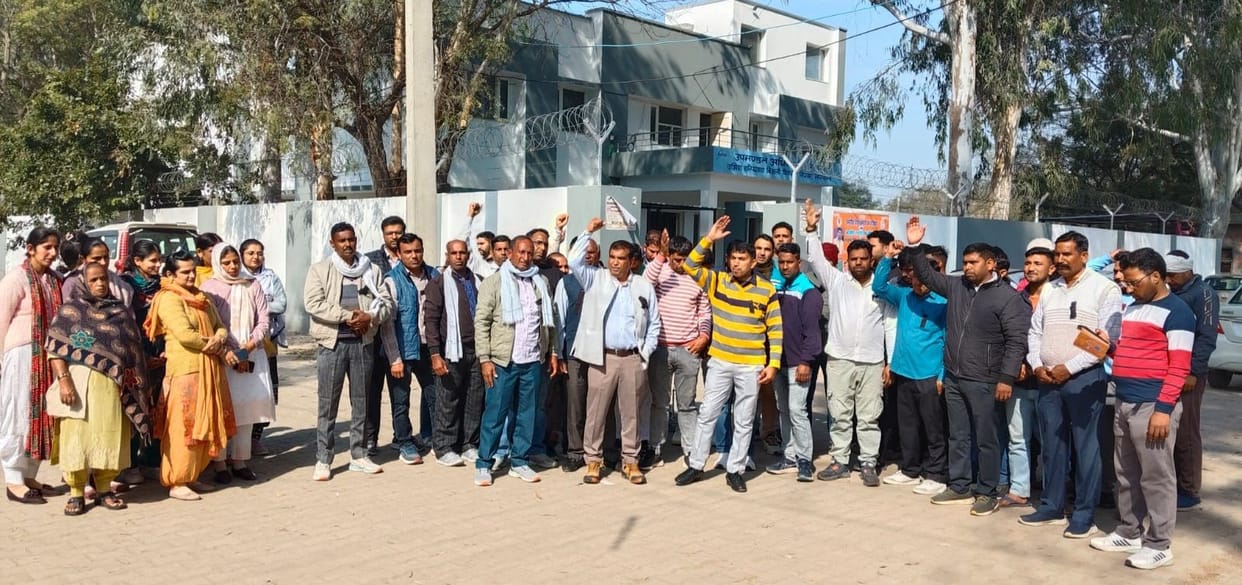 HSEB workers union held a two-hour gate meeting