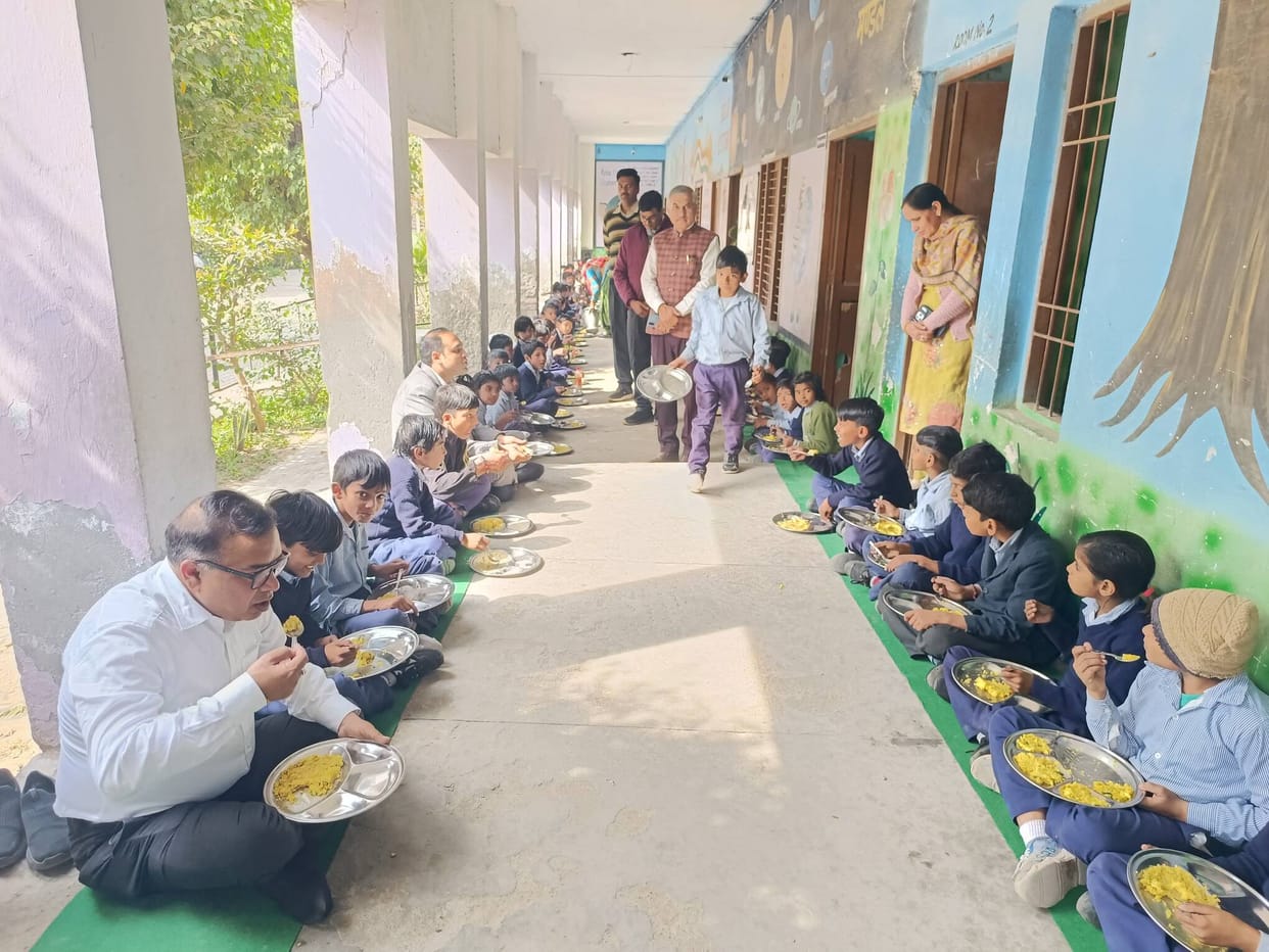 DC inspected the quality of mid-day meal with the expertise of students