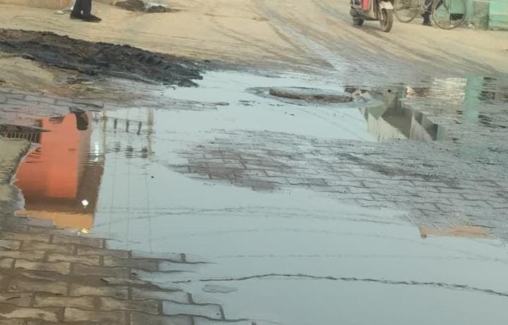 Sewer system on Old Committee Road stalled, contaminated water flowing on the roads
