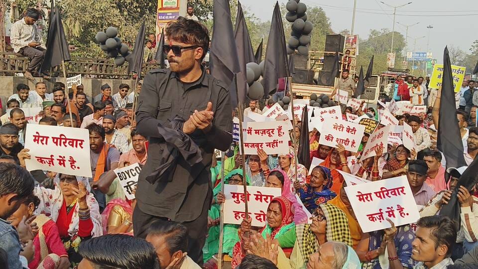 Chhattisgarh film actor Manoj Rajput arrested by police in protest case without permission in durg
