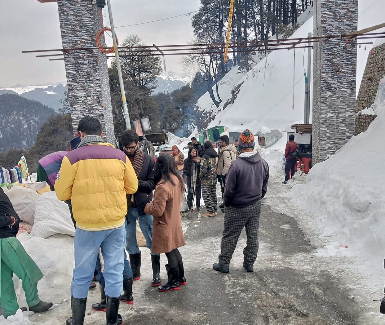 Jalori Pass was bustling with tourists as soon as Highway 305 opened.