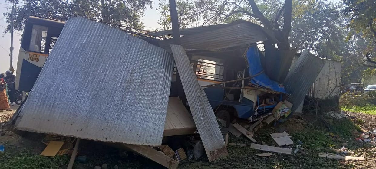 Uncontrollable bus breaks curbs and hits tree, 10 injured