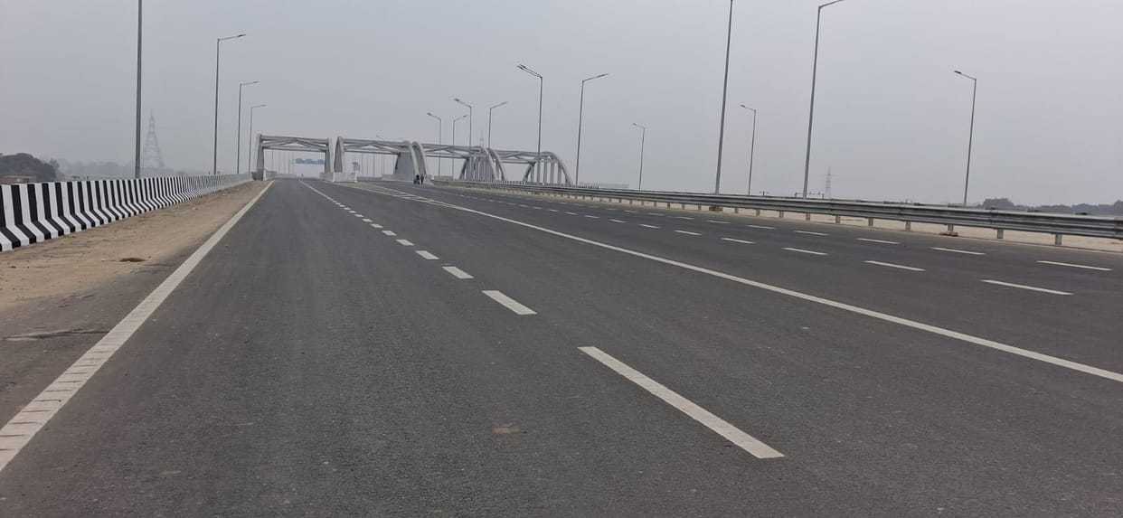 The district has a 95-kilometer-long expressway, and industrial corridors will be built at three locations.