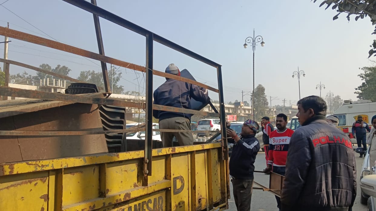 The Municipal Council launched an anti-encroachment drive near the District Civil Hospital.
