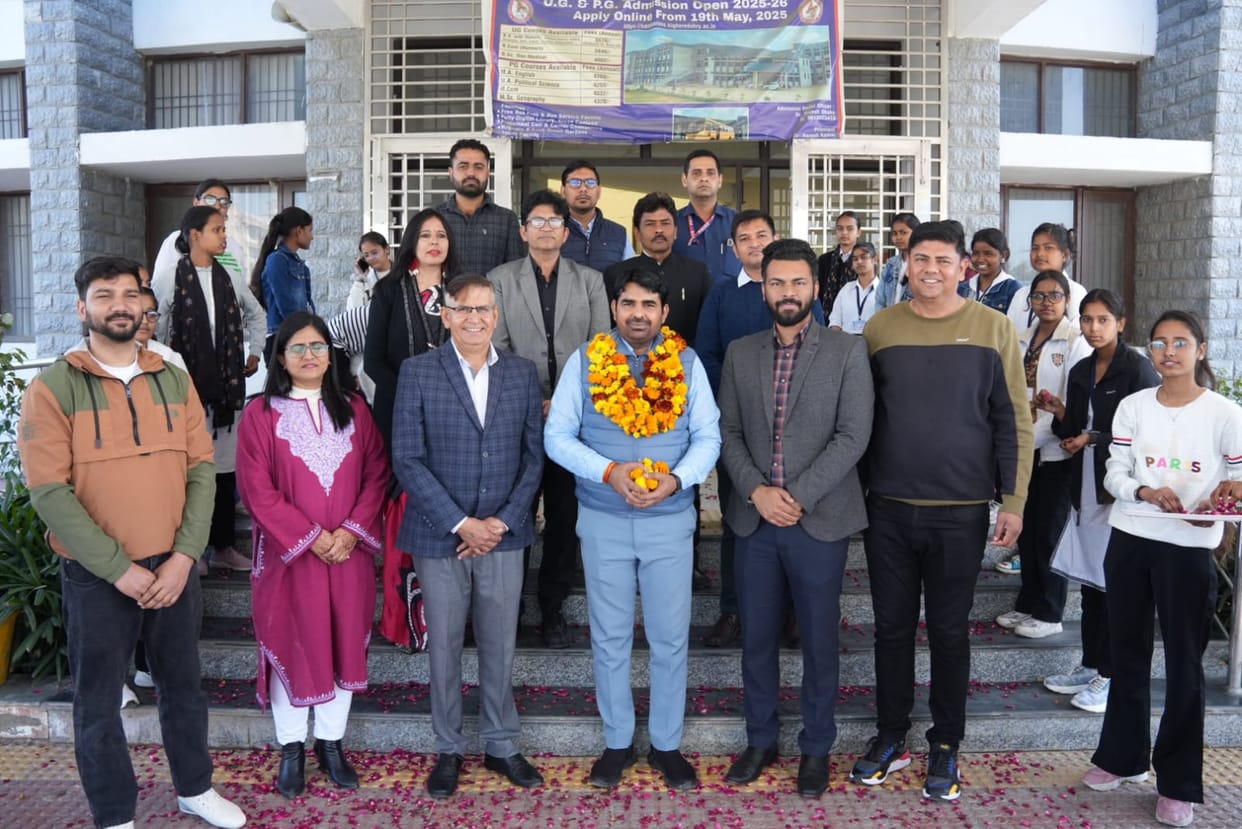 Kashmiri youth strengthened mutual harmony with traditional performances