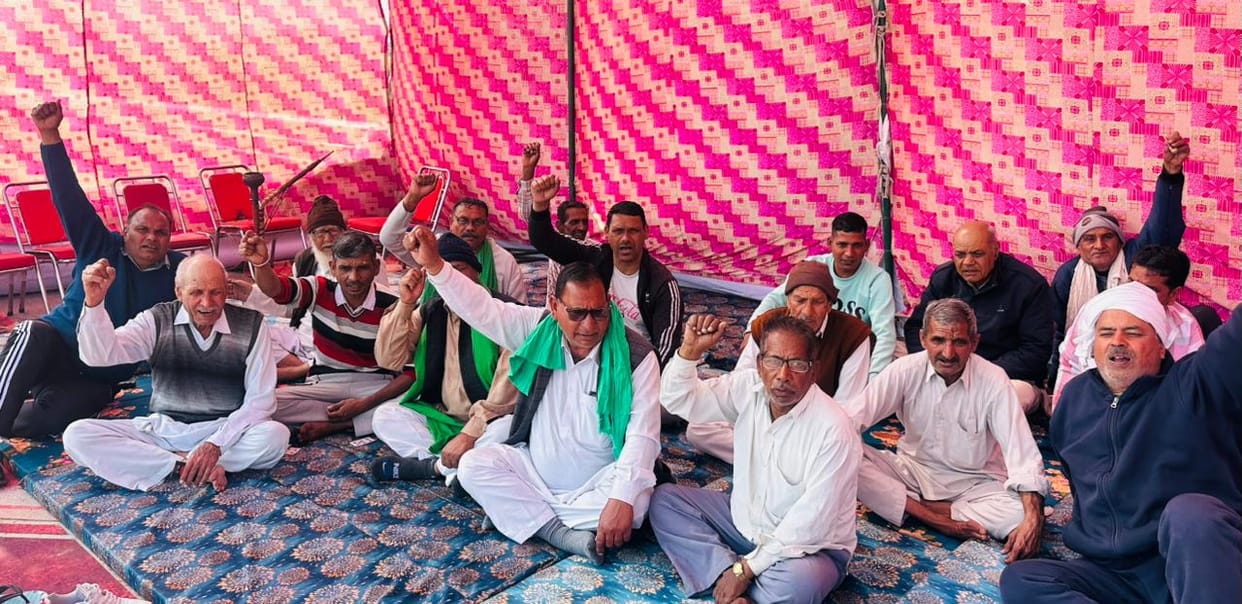 Protest continues demanding service lane