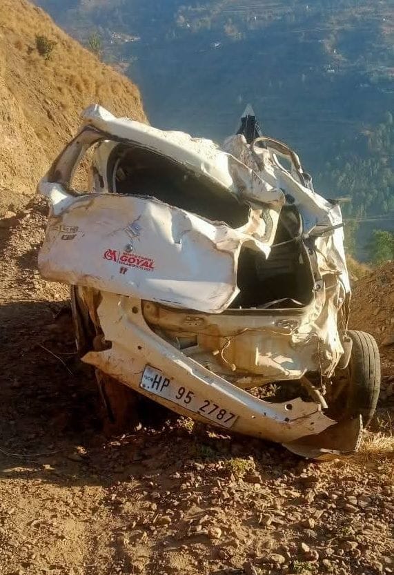 Alto car falls in Tirmidhar of Durah, one dead