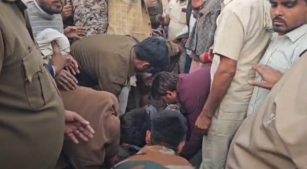 Horrific road accident in Morena, tragic death of mother-in-law, daughter-in-law and granddaughter