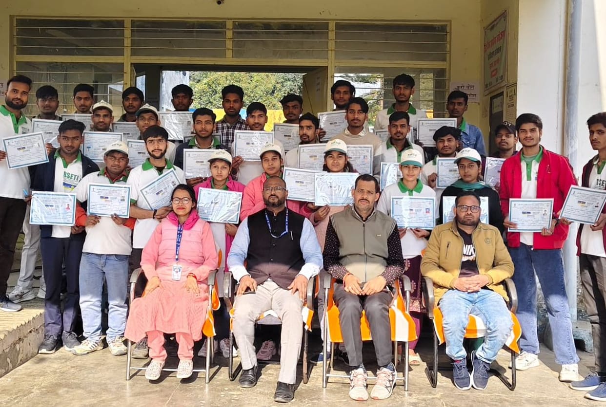 Adopt self-employment by taking loan from CM Yuva Yojana: LDM