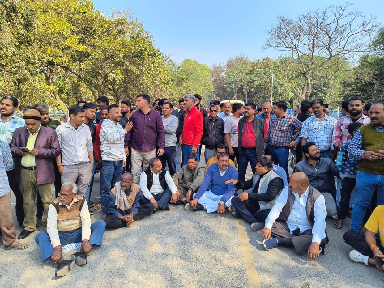 RDSO blocks road, protests