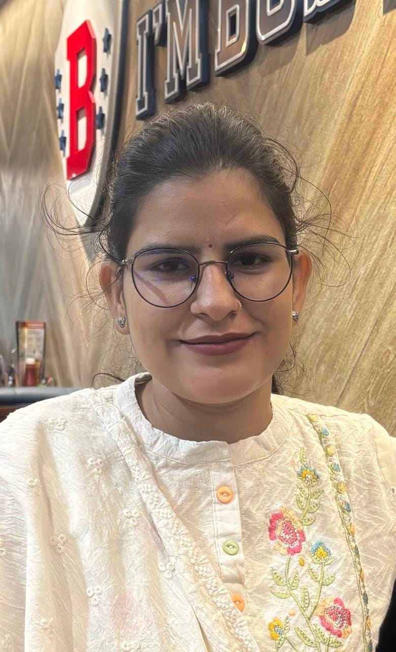 Sonia, daughter of Loharwada, became assistant professor without coaching.