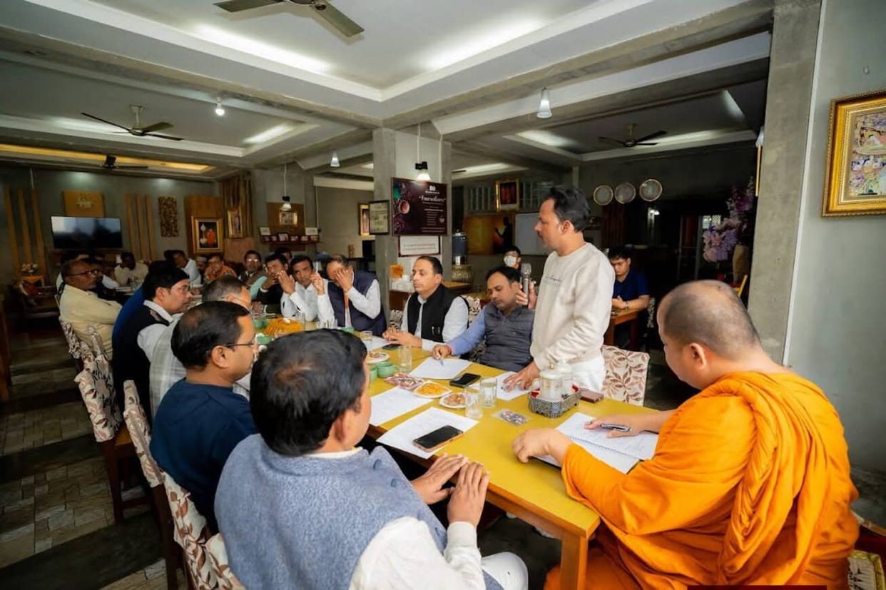 A preparatory meeting was held at the Thai Monastery for the Buddha Metal Procession.