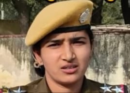 जानकारी देतीं एएसआई मनीषा