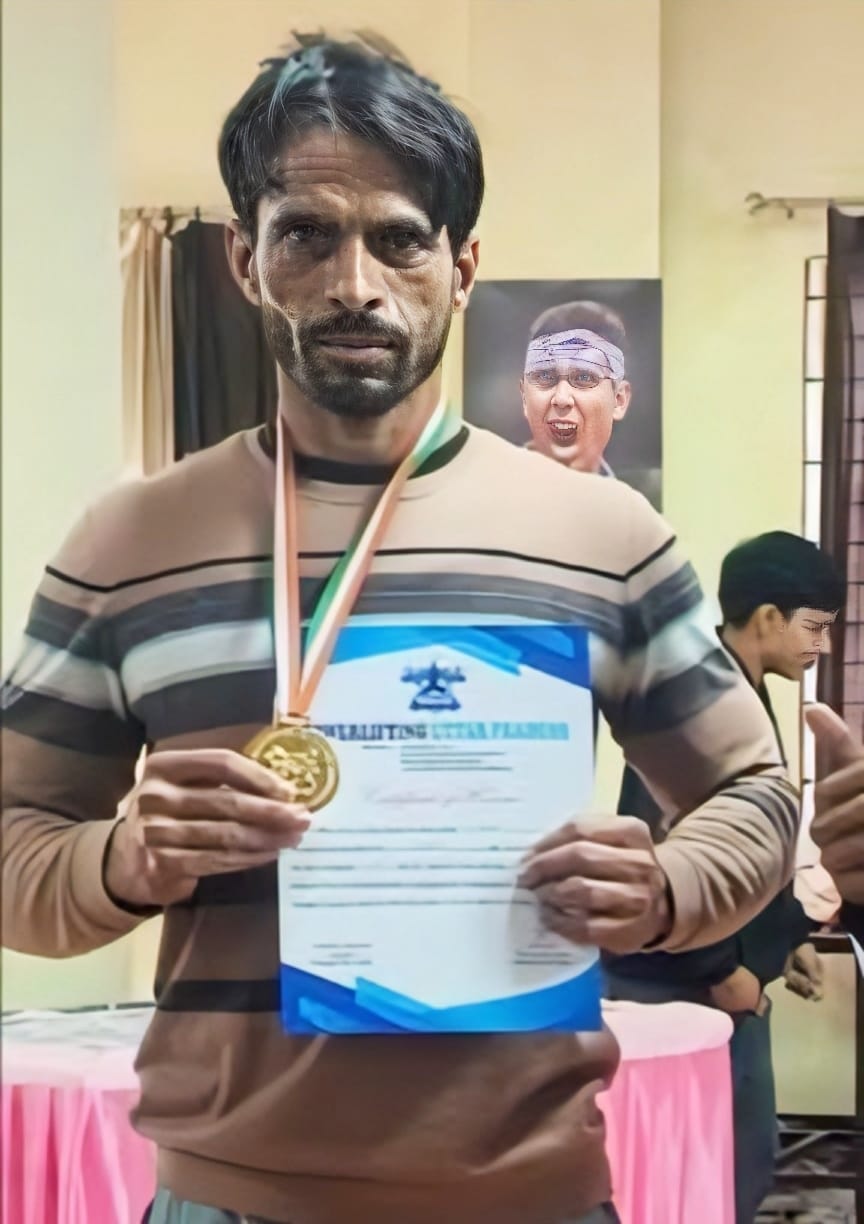Veeru Chahar of Akola won the gold medal in powerlifting.
