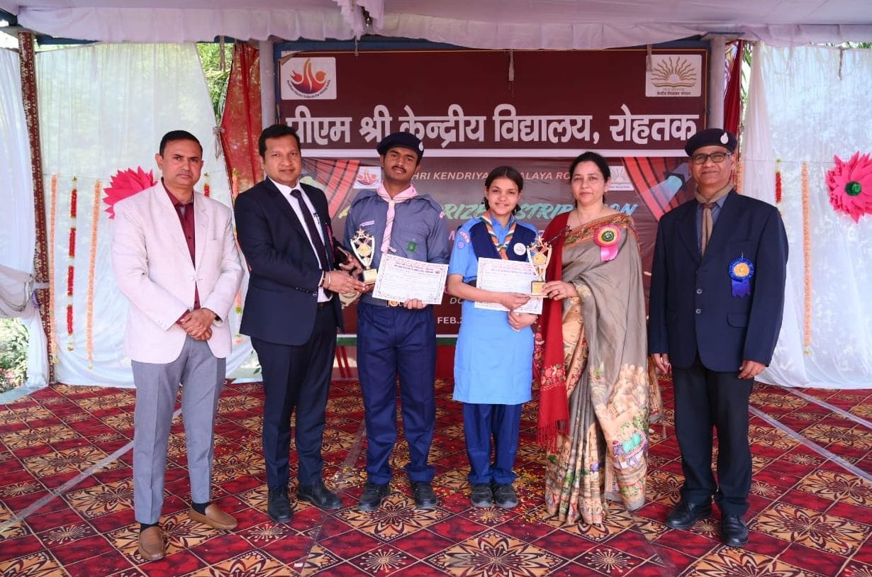 Deputy Commissioner honored meritorious students