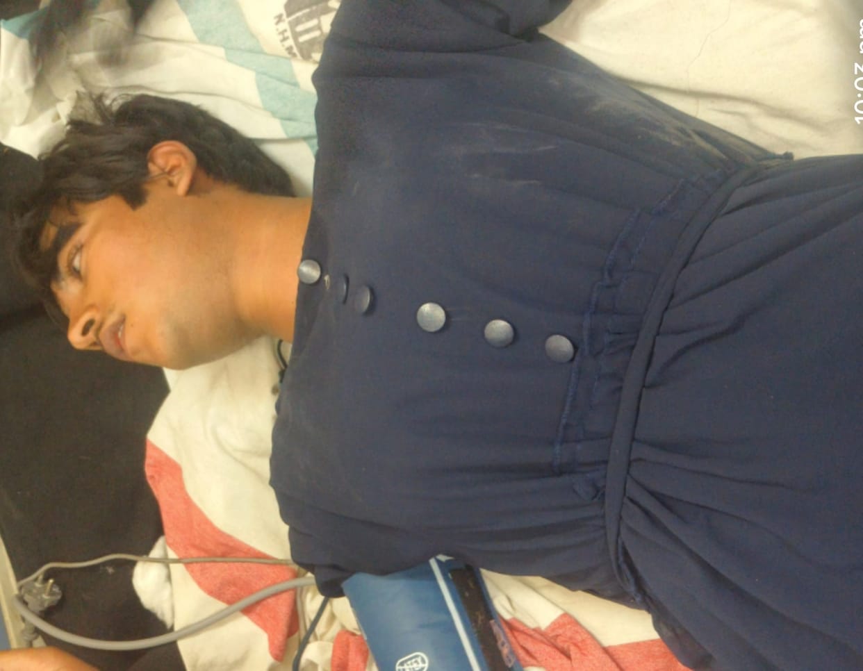 lover had come to meet his girlfriend wearing girl dress in Bihar villagers beat him
