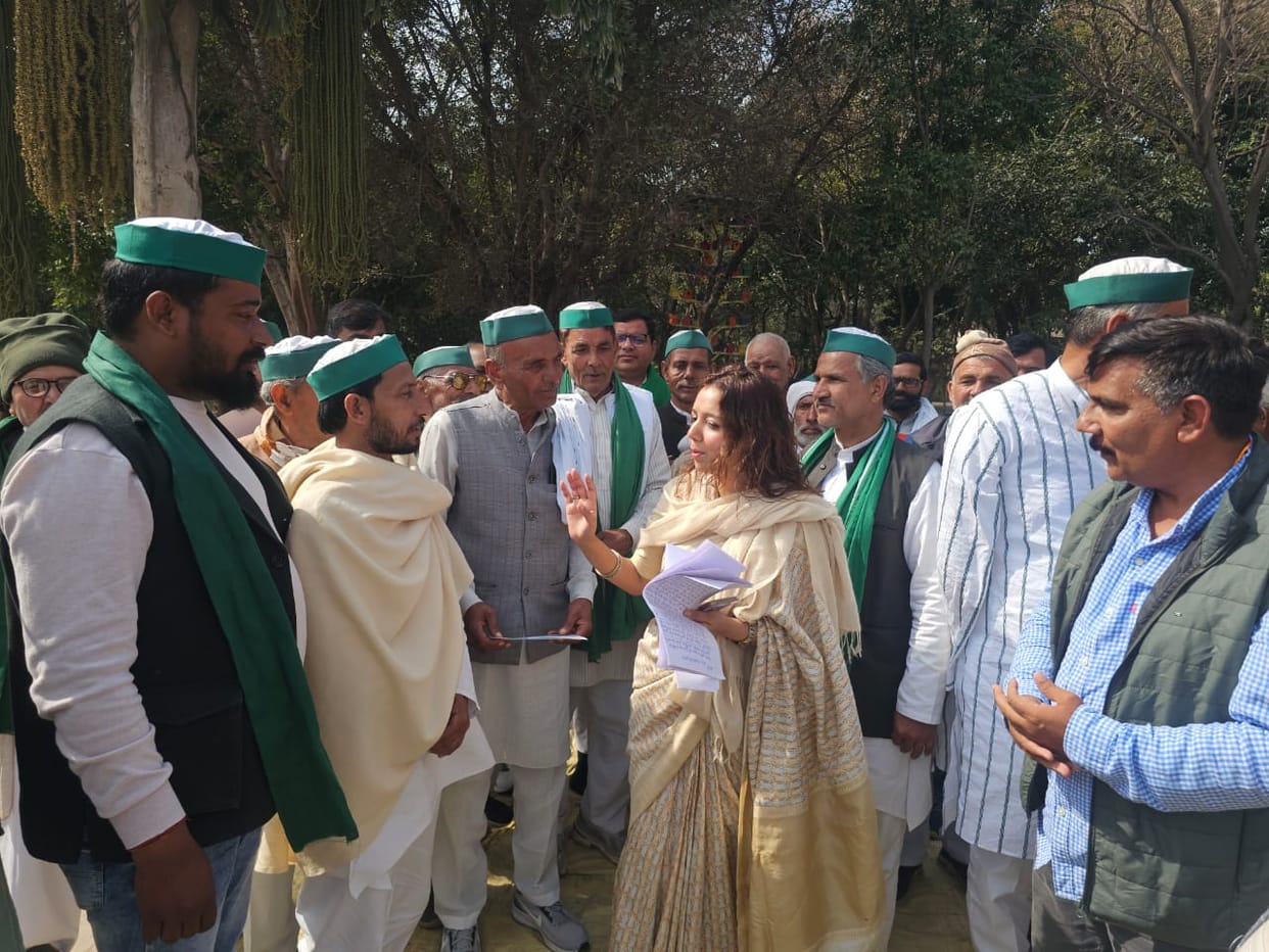 Bhakiyu protested against the policies of the central government at the collectorate.