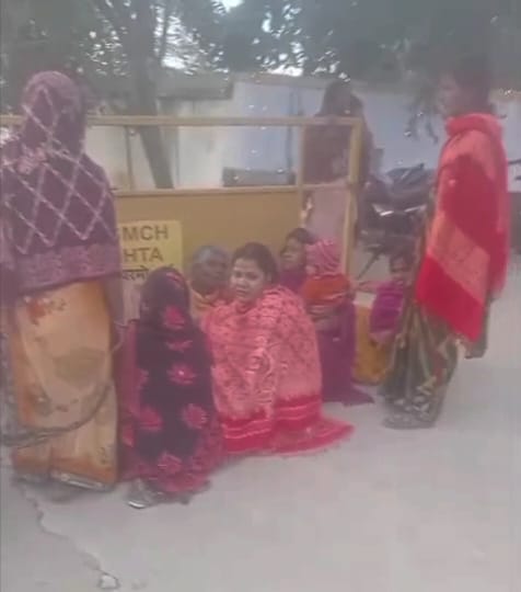 Bihar News: ऑटो और बाइक की टक्कर में एक युवक की हुई मौत, दो युवक की हालत बनी गंभीर