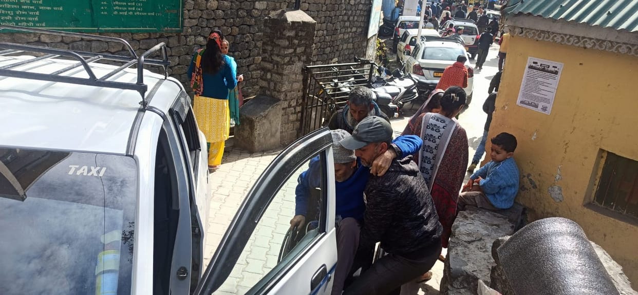 Ambulance workers on strike, patients rely on taxis