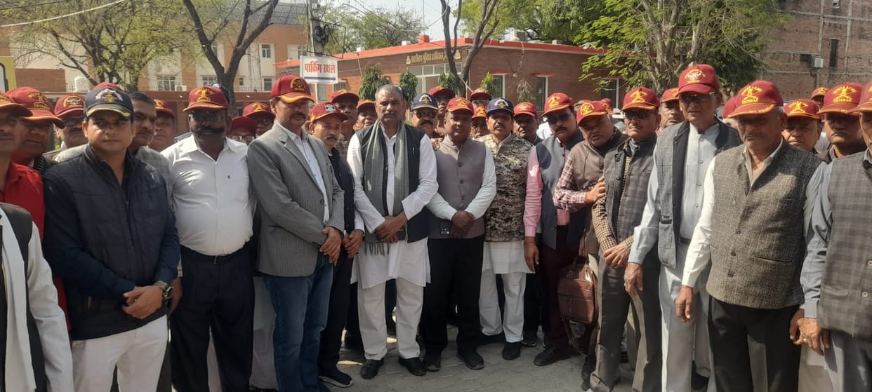 Ex-servicemen met SP to protest arrest of colleague