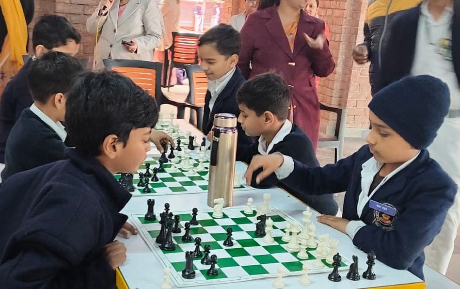 Aaradhya and Shreyas won the badminton competition, while Dhruv and Anjali won the chess competition.