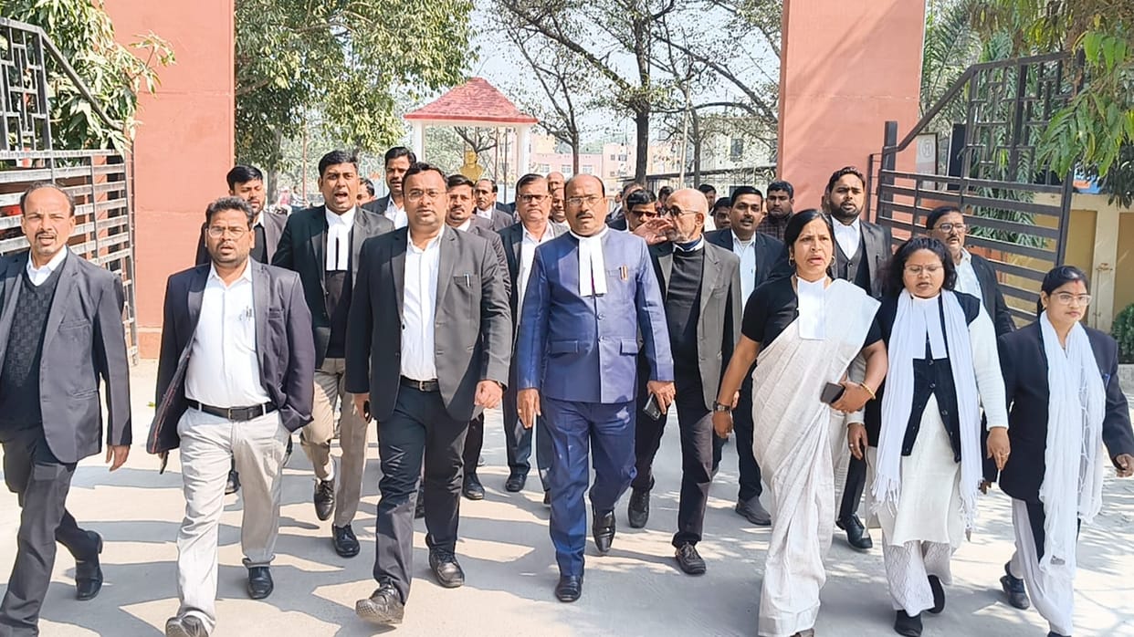 Anger erupts over lawyer's murder, demand for arrest