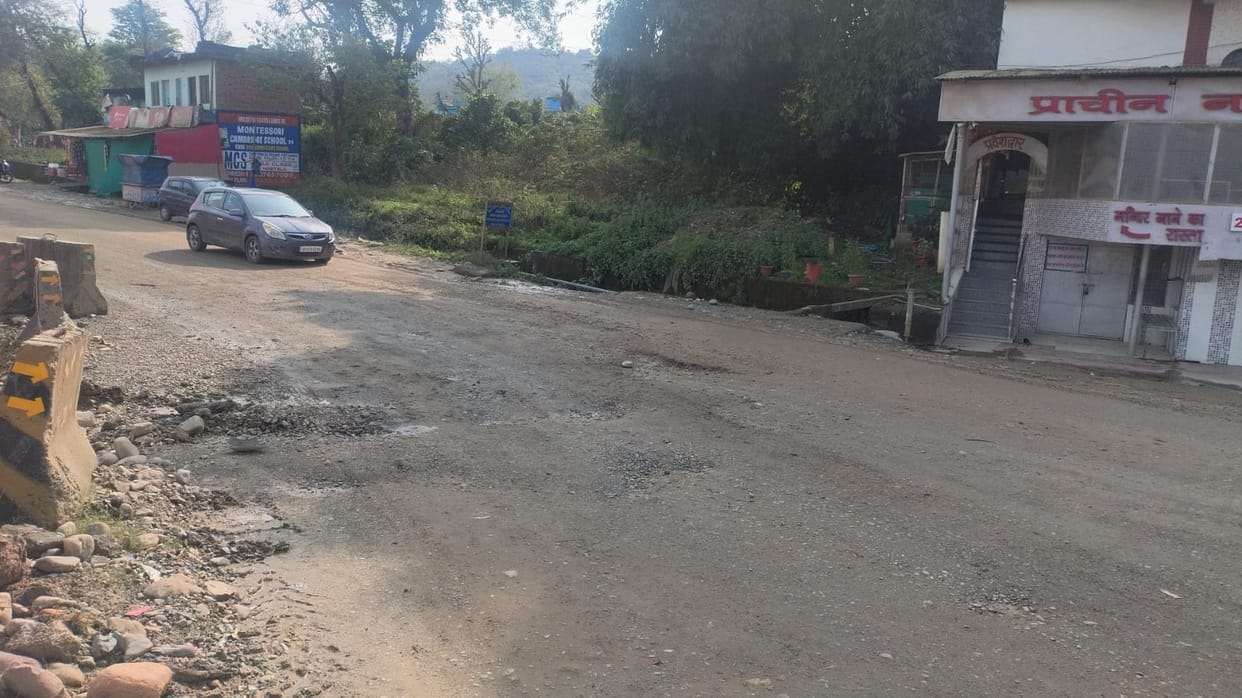 Black spots on NH from Kandwal to Jasoor, increasing risk of accidents