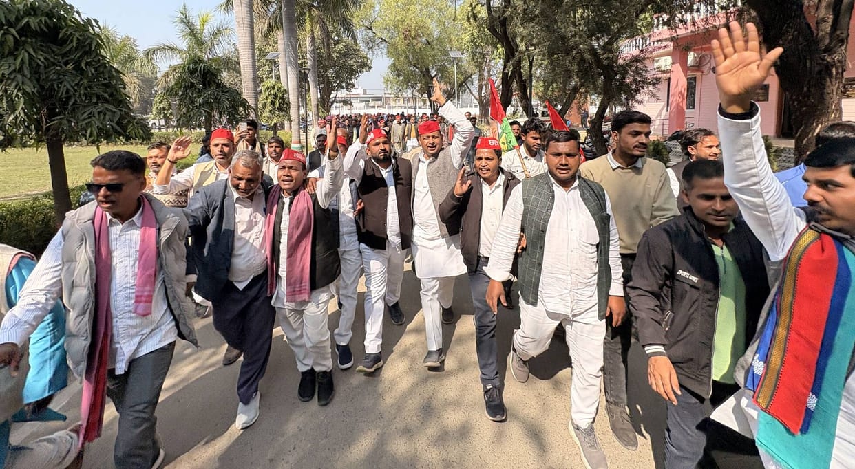 Demonstration held for action against SO and arrest of the accused