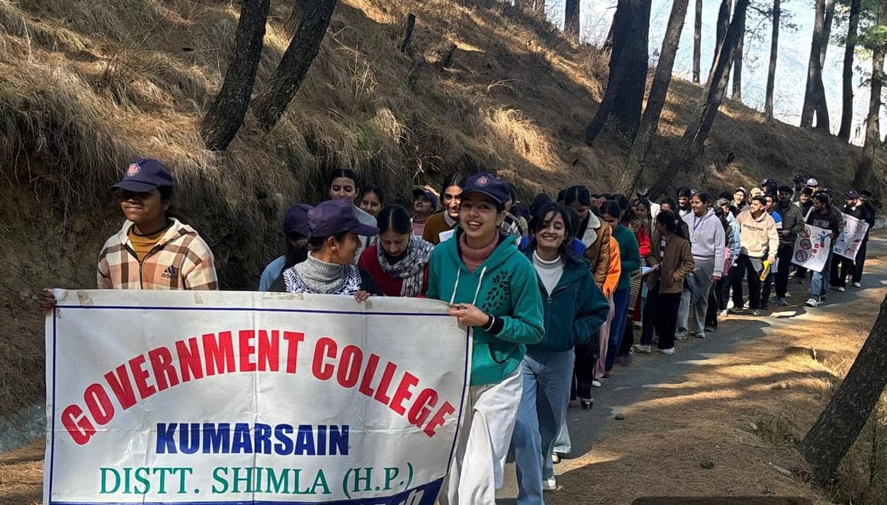 Students took out a rally to create awareness about traffic rules