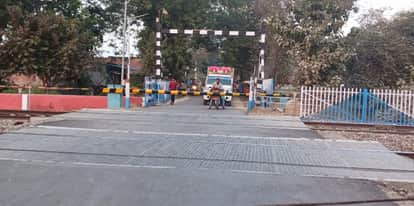 Rubber road built on railway crossing, will not get damaged
