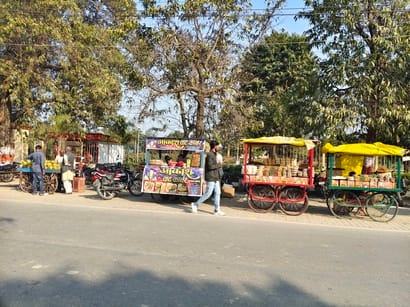Encroachment on footpaths troubles tourists and pedestrians