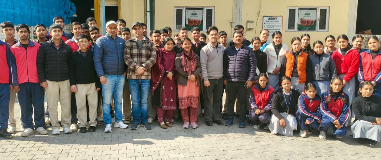 Employment training given to students of Kharga school