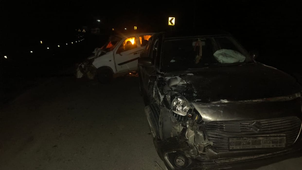 Accident on National Highway, 2 killed on the spot, 5 injured.