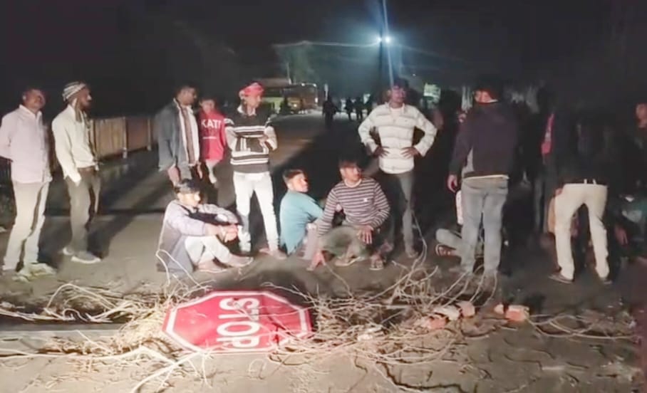 mainpuri news person dive to suicide helper missing