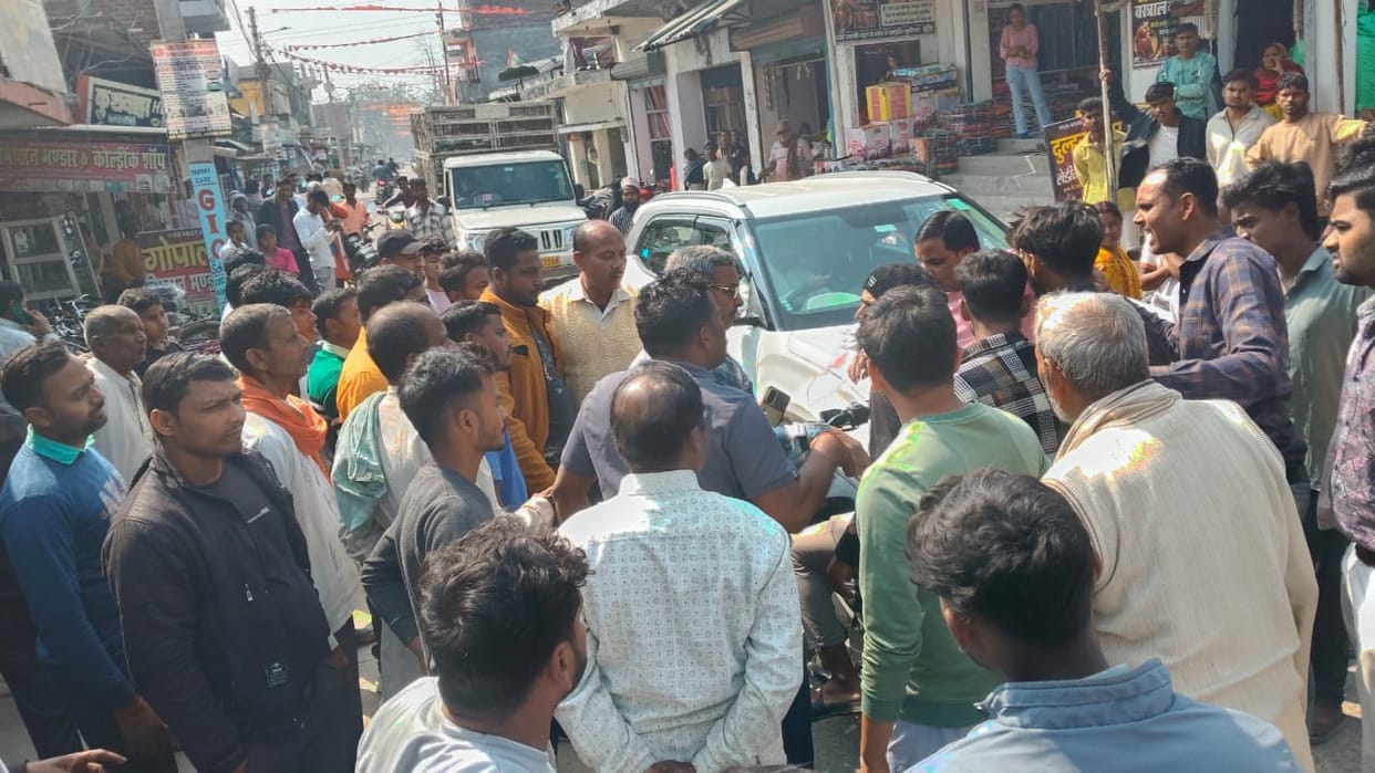 Two groups of students clashed at the college gate.