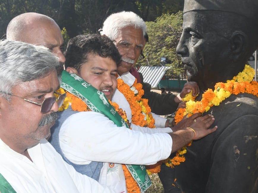 RLD shows strength on Chaudhary Ajit Singh's birth anniversary, pays tribute