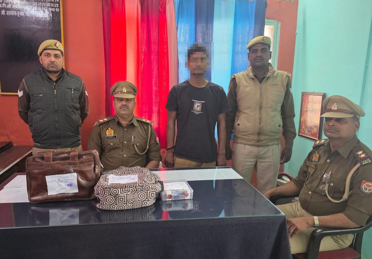 Accused arrested for theft at e-scooter agency and mobile shop