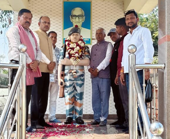 Tribute paid to Shaurya Chakra winner Gopal Singh at the Martyr's Memorial