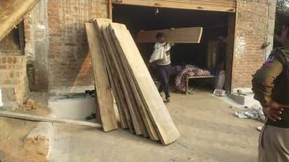 Panna News: Forest guard suspended for illegally cutting teak in buffer zone