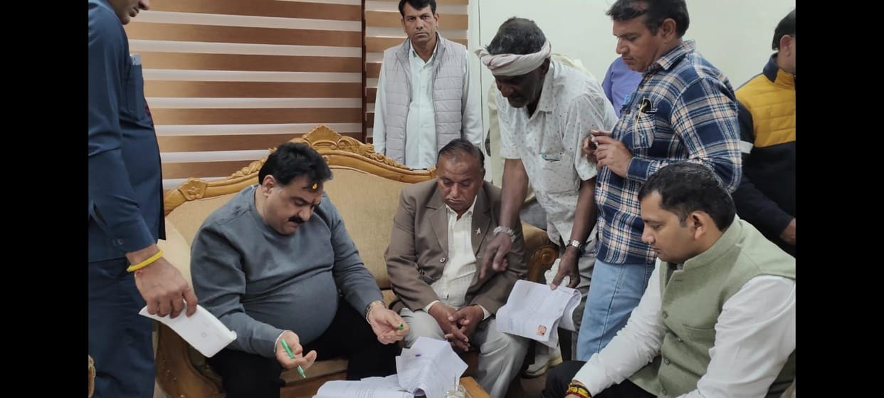 Issues of damaged roads, electricity and sewerage system were raised in the public court.